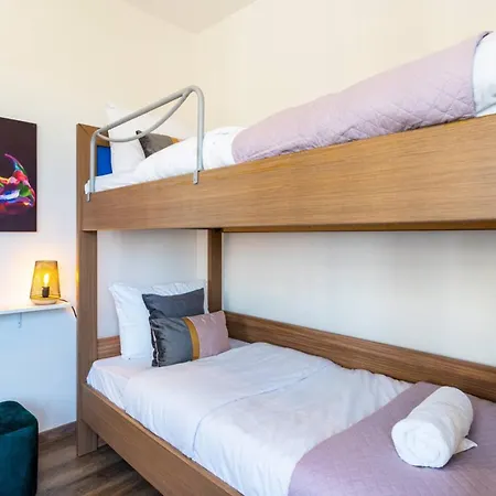 Apartment Araminta 2-br & Balcony In